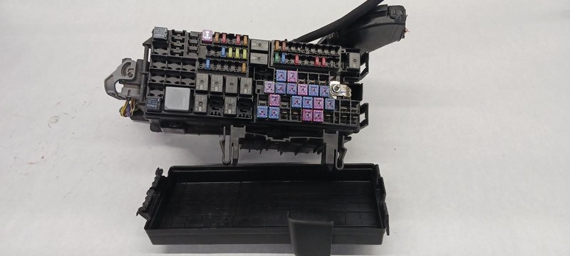 13-'16 FORD TAURUS Engine Fuse Box 3.5L non-turbo OEM 1 Year Warranty!