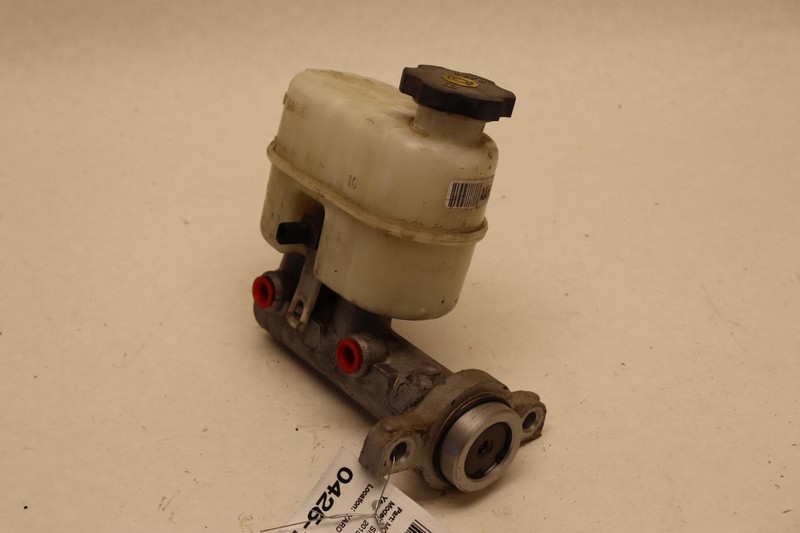 2014-2018 CHEVY SILVERADO 1500 POWER BRAKE MASTER CYLINDER W/ TANK OEM