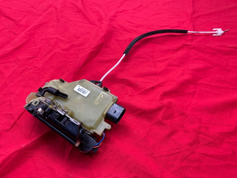 99-05 Porsche Carrera 911 996 Front Right Passenger Door Lock Latch Actuator OEM