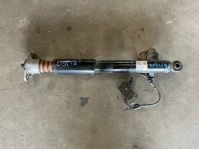 18 19 20 Genesis G80 Rear Left Driver Shock Strut Absorber RWD 1617 OEM