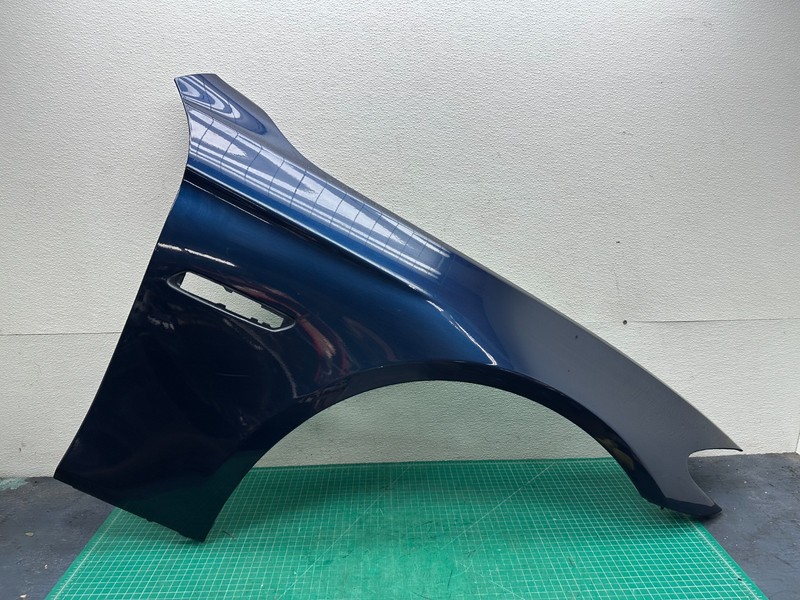 11-16 BMW F10 528535 550 FRONT RIGHT PASSENGER SIDE FENDER WING Blue A76 OEM