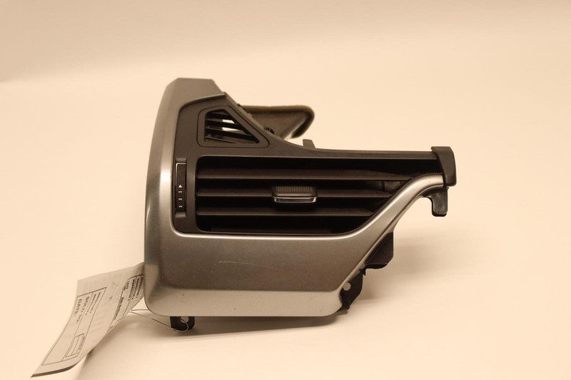 2015-2020 CHEVY/GMC SUBURBAN LEFT DRIVER DASHBOARD A/C GRILLE AIR VENT OEM