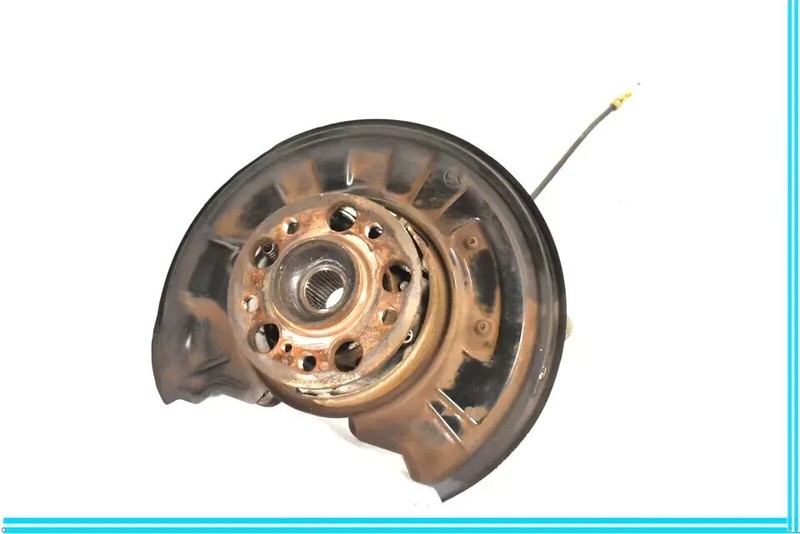 08-17 Mercedes W204 C300 C350 E550 Rear Right Side Spindle Knuckle Hub OEM