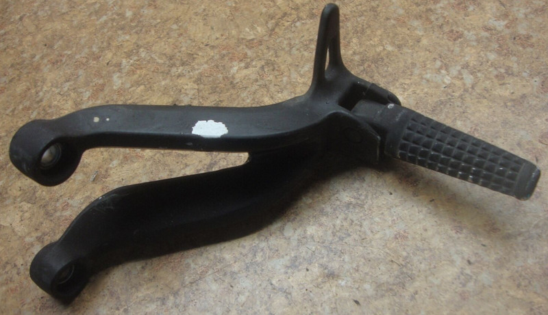 2003 Suzuki GSX-R600 GSXR6 GSXR600 Left Rear Foot Peg Rest Pedal Back Passenger