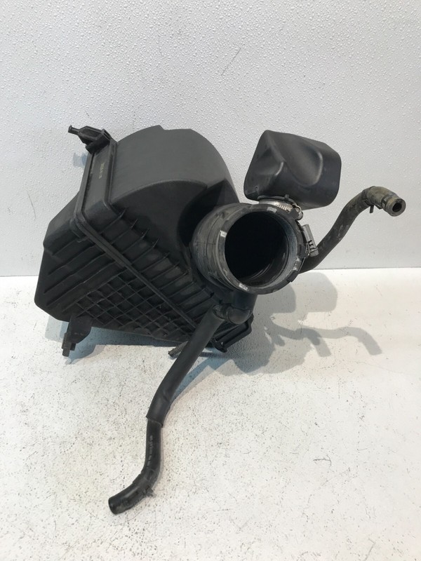 2015-2018 Kia Sedona Air Filter Cleaner Intake Box Assembly OEM 28110-A9100