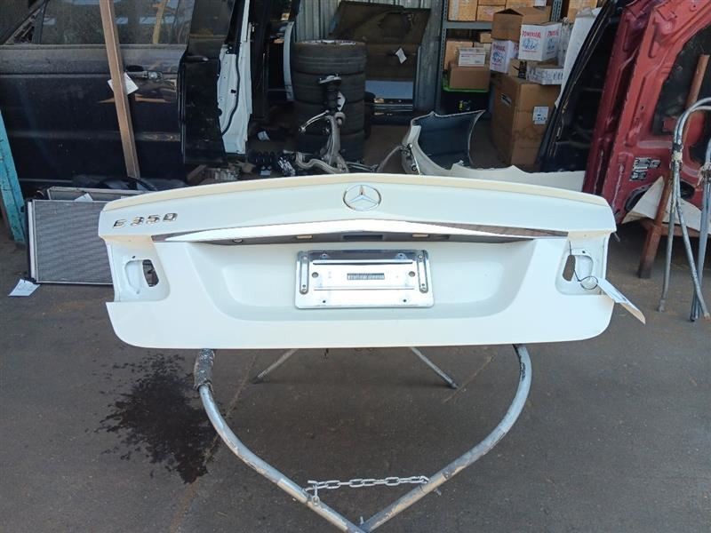 10-16 Mercedes 212 E350 E400 Sedan Trunk Lid Deck Lid Hatch White 2127500975