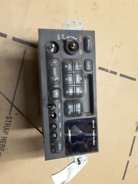 98 99 00 GMC ENVOY AUDIO EQUIPMENT 92160