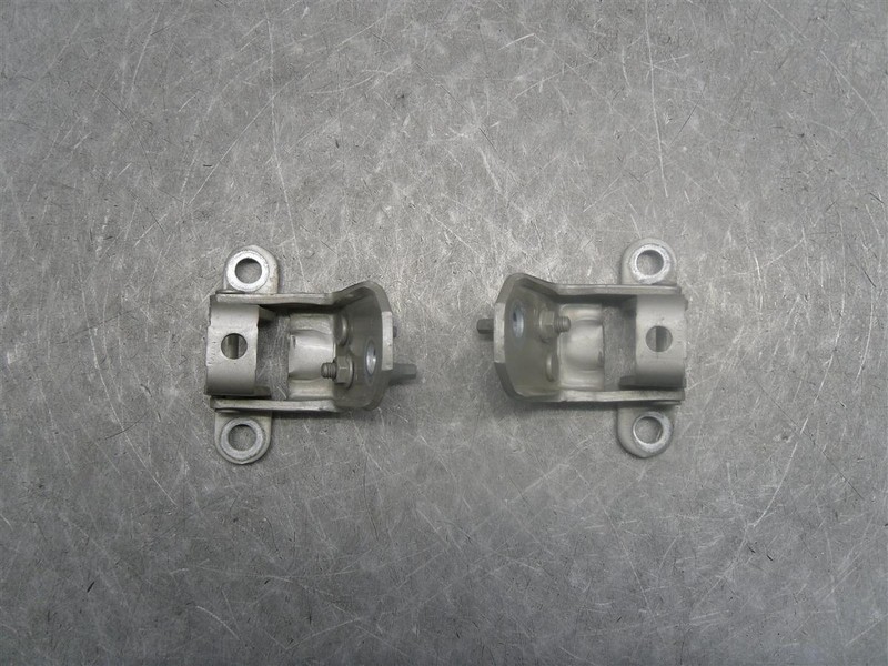 2004 FORD EXPLORER DRIVER REAR DOOR HINGES PAIR SET OF 2 OEM 133.FD8404