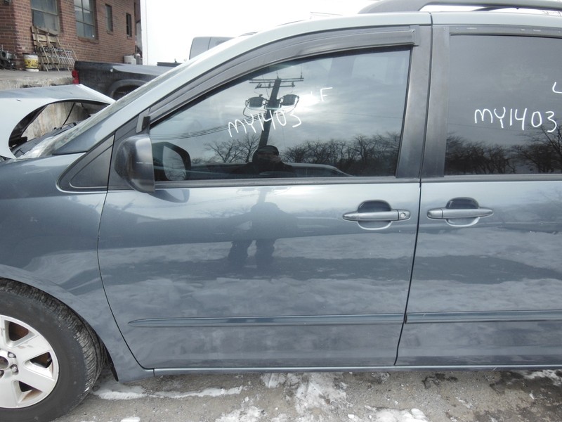 2004-2010 Toyota Sienna Front Door Assembly Driver Left Electric Windows OEM 1F9