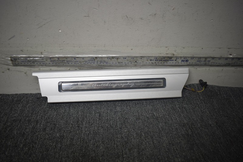 LAND ROVER L405 REAR RIGHT SIDE AUTOBIOGRAPHY STEP PAD FACTORY OEM