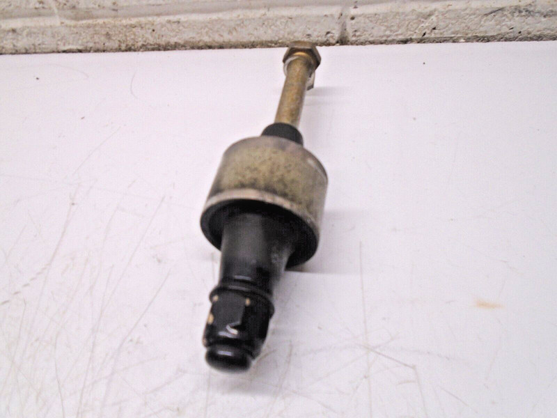 E4a Mercury Mariner 50 55 60 hp Lower Rubber Mount 812892 with bolt