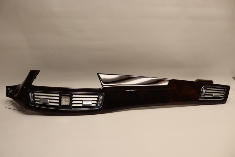 2012-2018 MERCEDES CLS550 W218 DASHBOARD CENTER AIR VENT MOLDING W/ CLOCK OEM