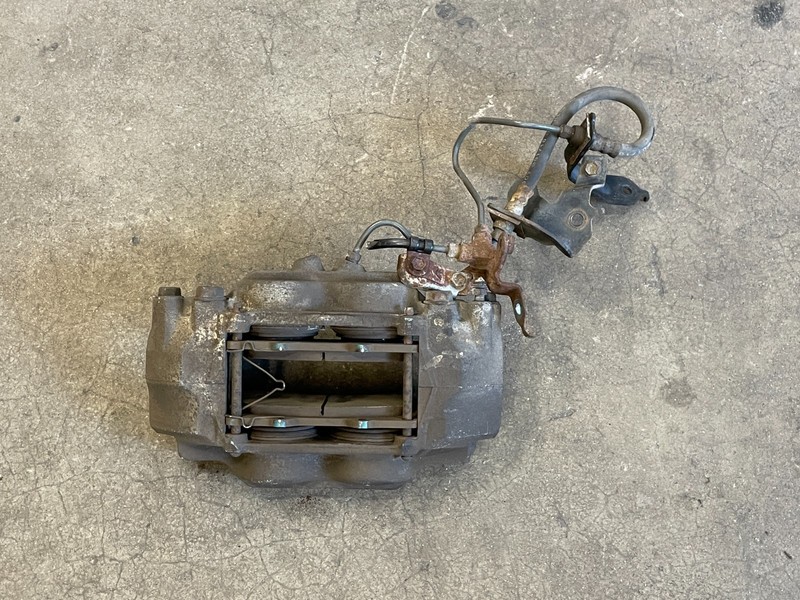 10 11 12 13 Lexus GX460 Front Right Passenger Brake Caliper 1608 OEM