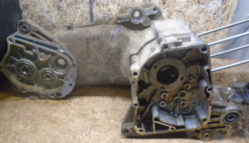 2007 Scooter Unique Industrial Rocketa 50 CC Engine Motor Case Casing Crank 50CC