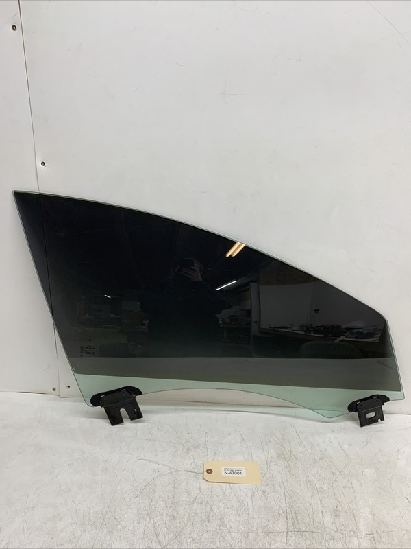Tesla Model S Front Right Side Door Window Glass 43R-001074 47001 S1