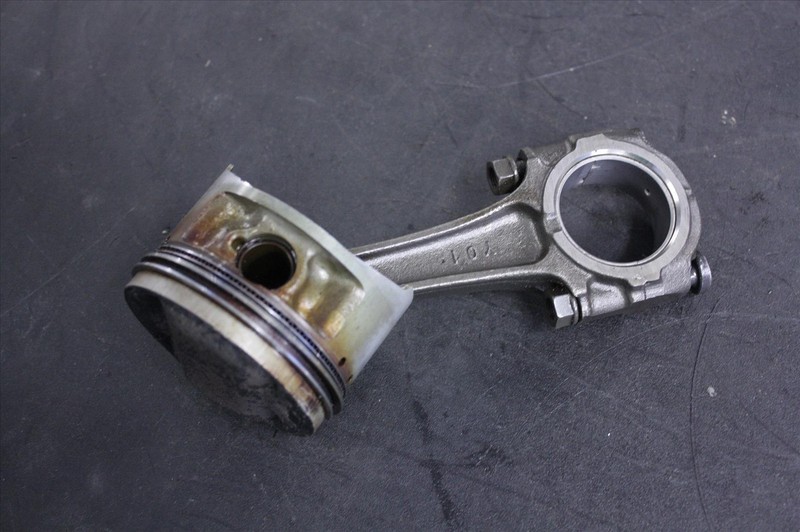 84 YAMAHA FJ 1100 PISTON W/ CONNECTING ROD ENGINE MOTOR #4 FJ1100