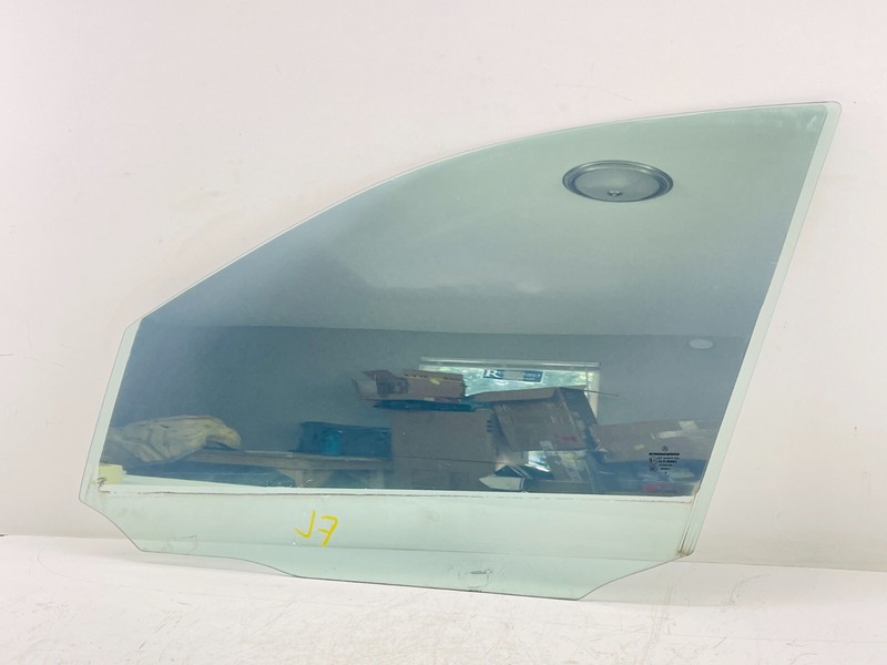 08-14 Mercedes W204 C250 Front left Door Window Auto Glass OEM