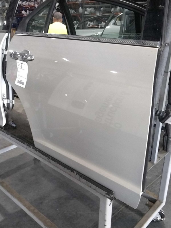 2010 Lincoln MKZ Rear Right Door Silver 24991 - 155K Miles, OEM Quality