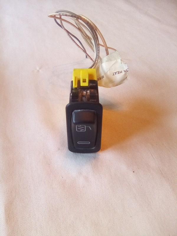 Mack Heated Mirror Switch 82279569 W/ Connector