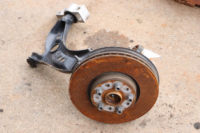2011-2018 VOLKSWAGEN VW TIGUAN FWD FRONT RIGHT SPINDLE KNUCKLE WHEEL HUB OEM