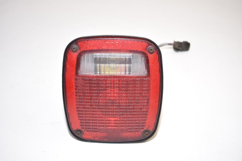1997-2000 JEEP WRANGLER TJ 4.0 4X4 MT PASSENGER, RIGHT TAIL LIGHT OEM