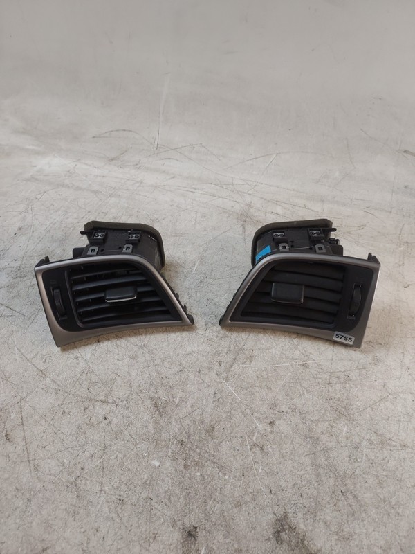 13-19 Nissan Sentra Dash Vent Set LH & RH Driver Passenger Side 68761-3SG0A OEM