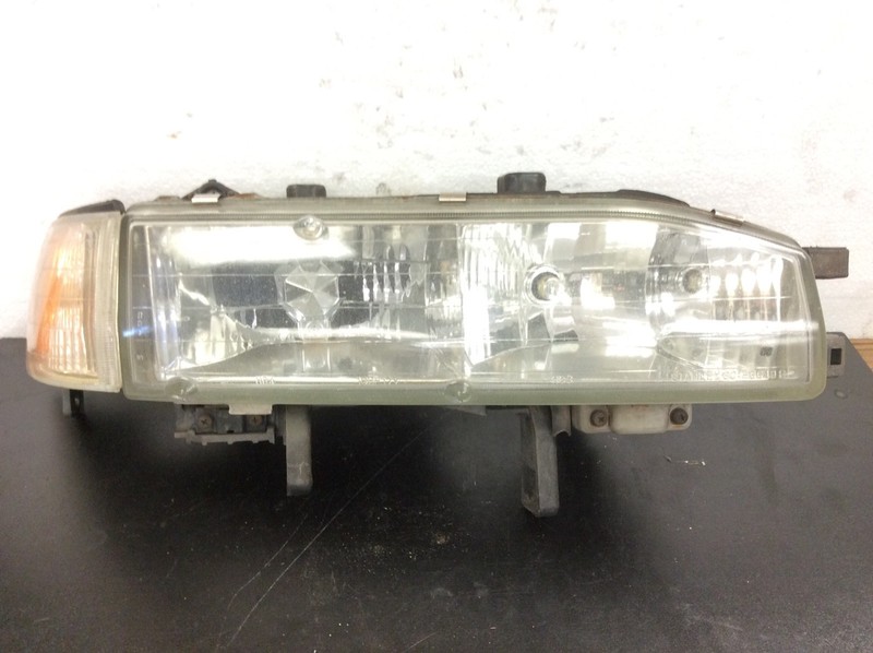 92 93 Accord Right Front Light Headlight Assy Lamp Halogen Housing Bracket OEM