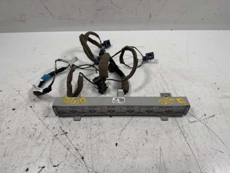 013-022 Honda Accord Third Brake Light Assembly 34270-T2A-A01 OEM