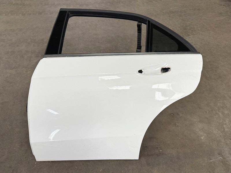 ⭐2010-2016 MERCEDES-BENZ E CLASS REAR LEFT DOOR PANEL COVER SHELL OEM LOT2713