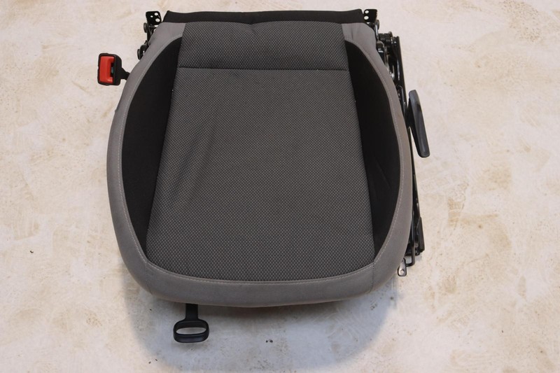 2022-2024 VOLKSWAGEN TAOS FRONT LEFT SEAT LOWER CUSHION W/ TRACK CLOTH GRAY OEM