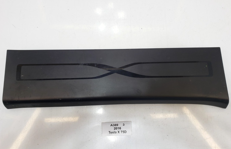 ✅ 16-20 OEM Tesla Model X Rear Right Passenger Side Door Welcome Plate Trim *