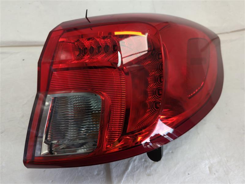 2017 Buick Envision RH Purple Tail Light Assembly 195599, 55k Miles