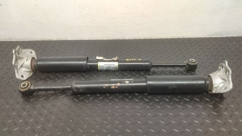 14-18 Jeep Cherokee FWD Rear Shock Absorber Pair OEM 68224858AD