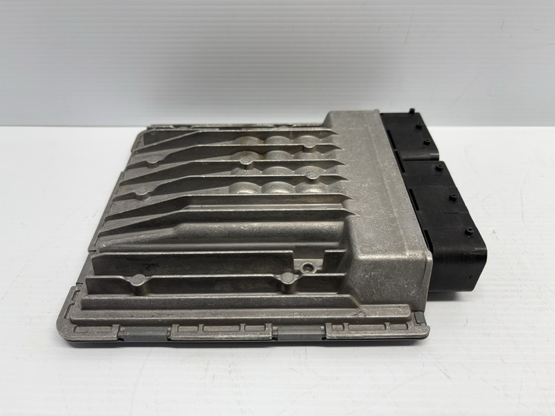BMW 128i 3.0L Engine Electronic Control Module 2009 P/N 7594485