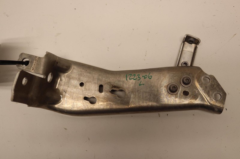 2020-2023 BMW M235I F44 FRONT LEFT RADIATOR REINFORCEMENT SUPPORT BRACKET OEM