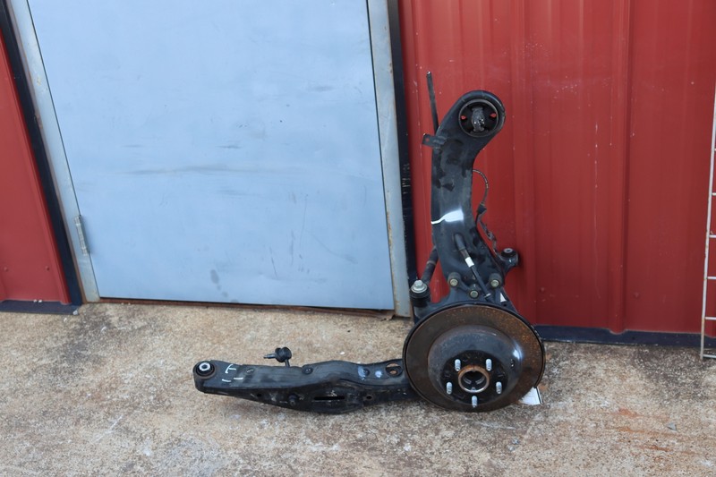 2016-2020 KIA SORENTO REAR RIGHT SIDE KNEE ASSY HUB CONTROL ARM ASSEMBLY OEM