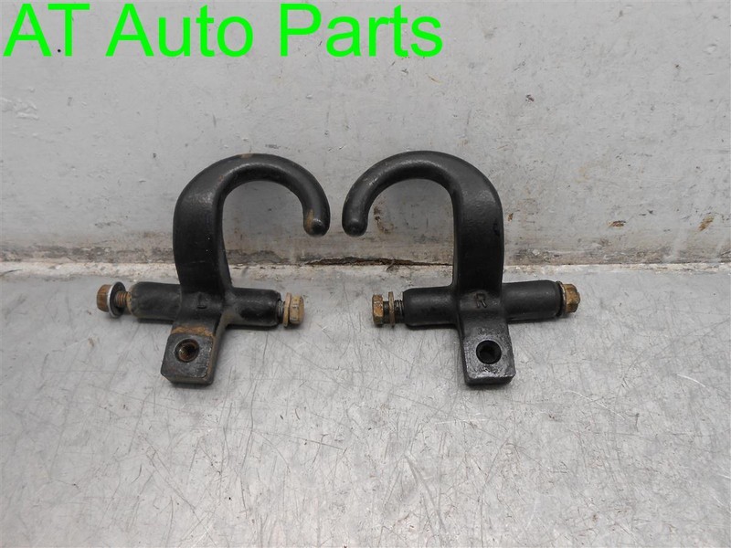 2005 CHEVROLET TAHOE FRONT PASSENGER DRIVER TOW HOOK OEM 15709128