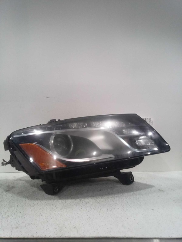 2010 AUDI Q5 Right Headlight Assembly White OEM 86244 Used 166k Miles
