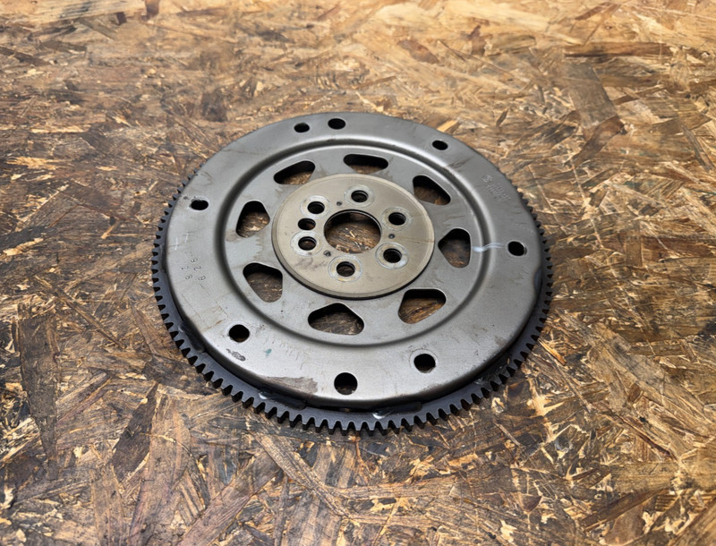 BMW E90 E92 E93 F20 F22 1 2 3 4 5 6 7 Series X1 X3 X4 Automatic Flywheel 8604045