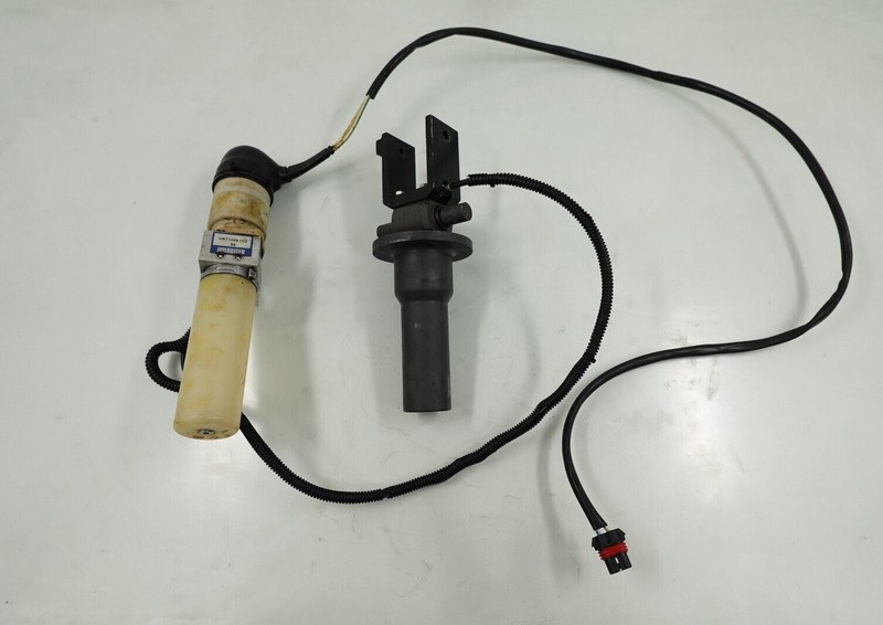 GOOD USED 2009 RXT iS 255 Sea-Doo OEM Suspension Actuator + Pump 279000116