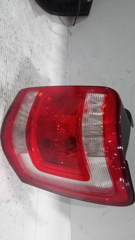 2008 Ford Escape Right Tail Light Assembly Silver OEM 384338 164K Miles