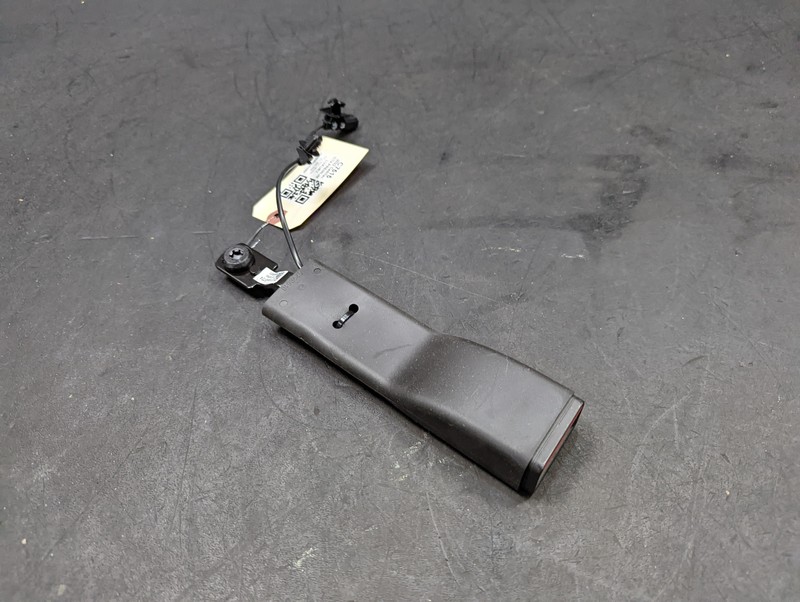Front Left Seat Belt Buckle 2022 Cadillac CT4 84860726 2020 2021 2023 2024