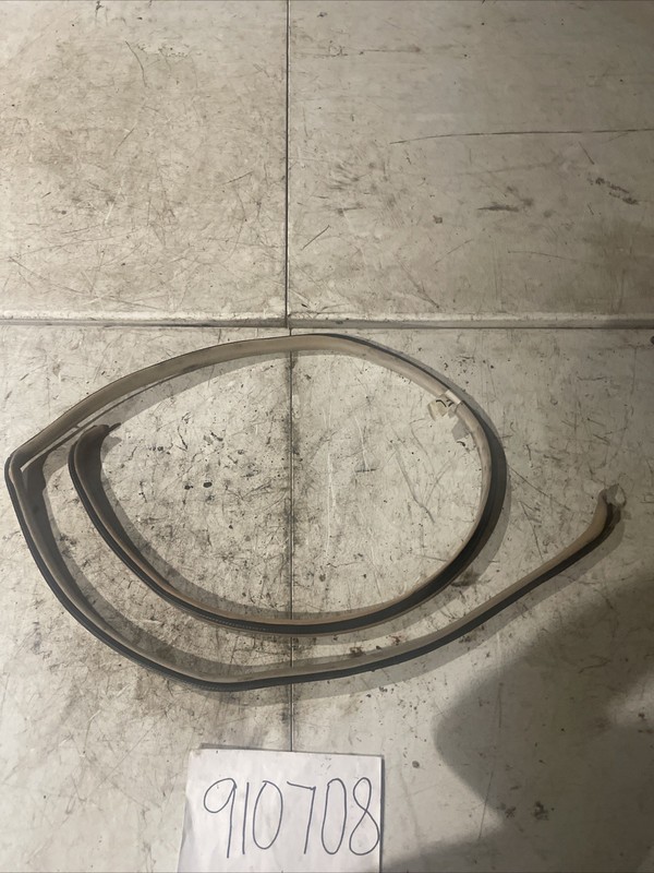 1986-1991 Mercedes Benz 420SEL W126Weather Strip Door Body Front Left