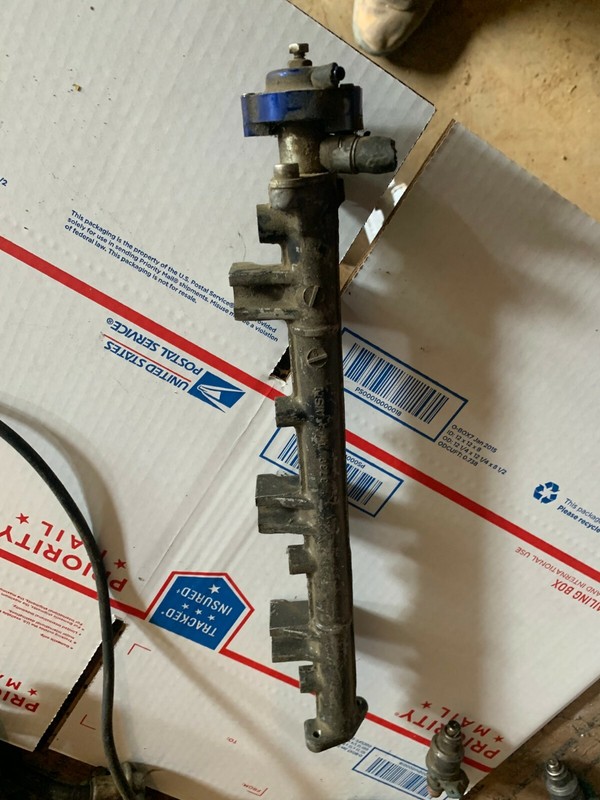 ECLIPSE TALON LASER 4G63 TURBO FUEL INJECTOR RAIL W/ FUEL PRESSURE REGULATOR