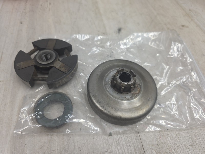 HUSQVARNA L77 Clutch Sprocket Coarse Threadchainsawpart