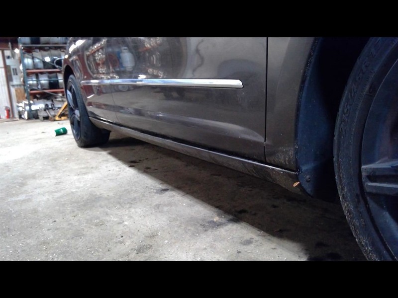 CC VOLKS 2009-2017 Right Rocker Panel Moulding 1618076