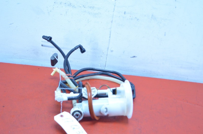 15-18 AUDI Q3 2.0L GASOLINE FUEL TANK LEFT PUMP SENDING LEVEL UNIT OEM