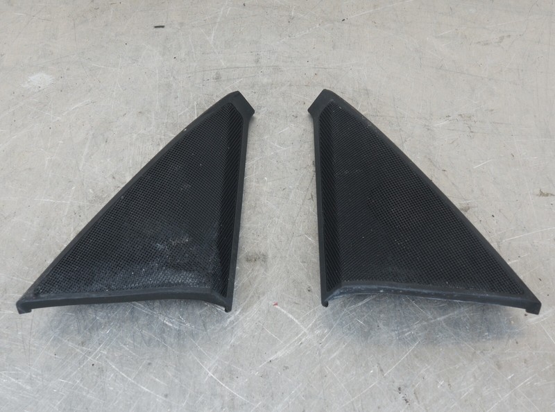 08-14 Mercedes C300 C250 Front Left & Right Door Panel Tweeter Speaker Cover Set