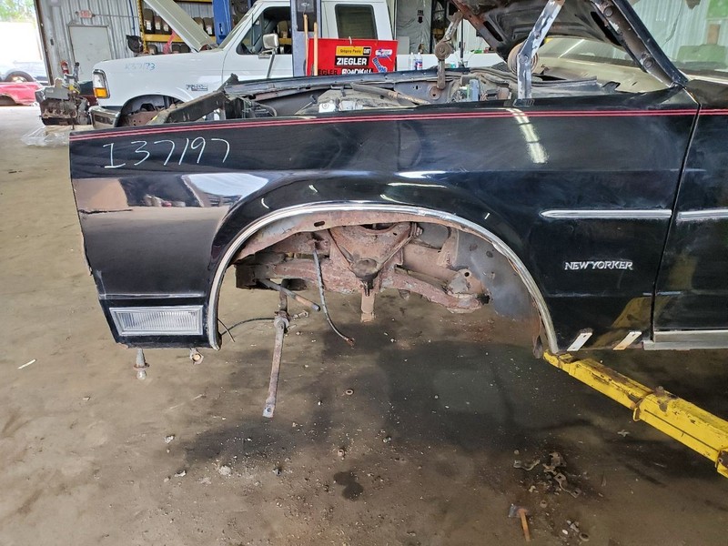 Driver Left Fender With Cornering Lamps Fits 79-81 5TH AVENUE 297728