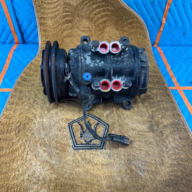1989–1991 CHRYSLER MASERATI AC Compressor 3849616 OEM